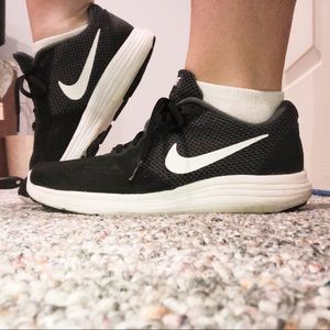 8W Women’s Running Shoes